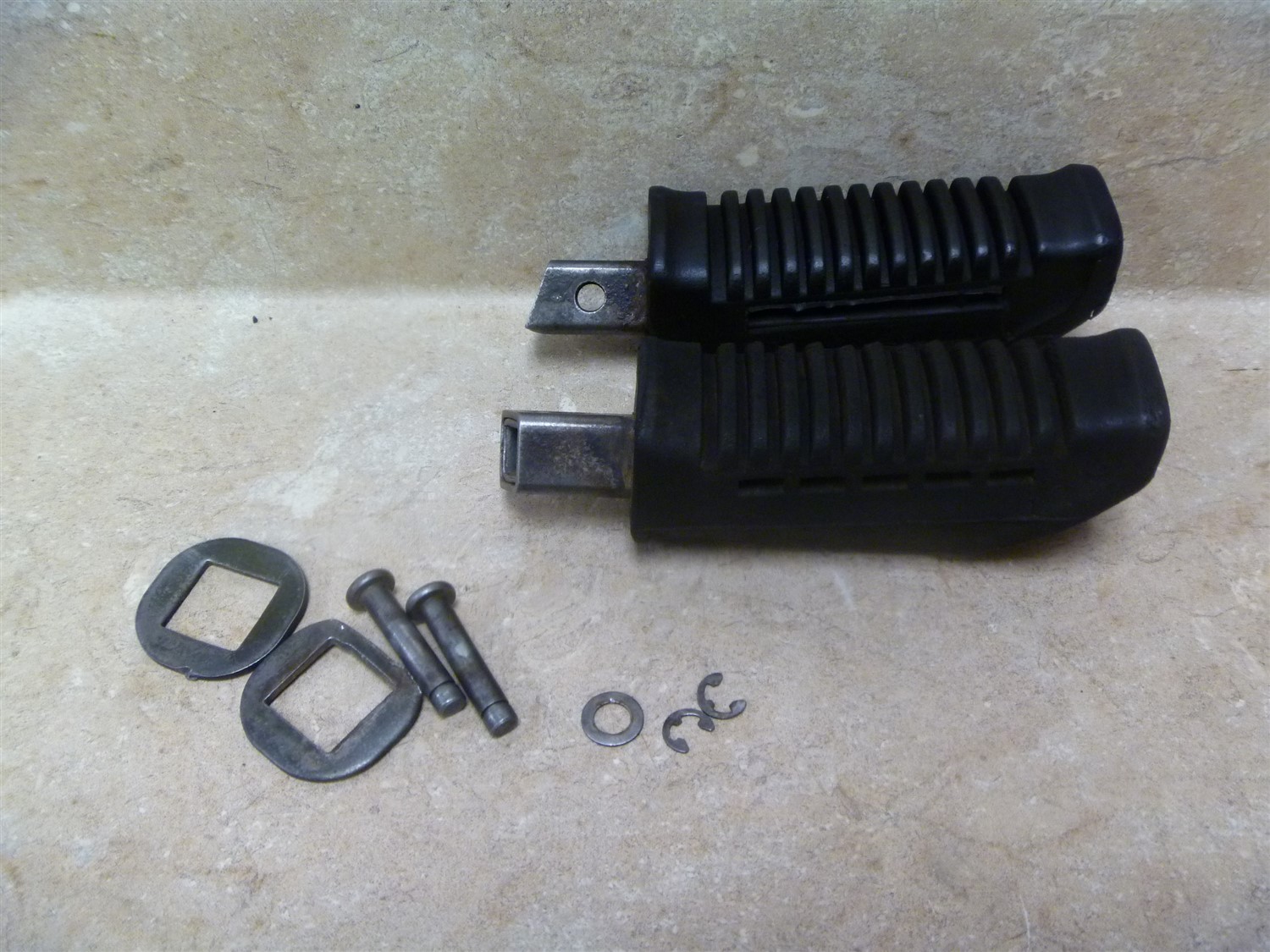 Suzuki 500 GS GS500-E GS 500 Used Rear Footpegs Set 1992 #SB4