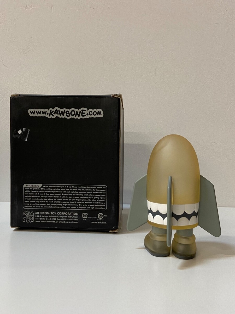 kaws blitz ロケット　ストラップ　オリジナルフェイク kaws blitz ロケットストラップオリジナルフェイク