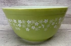 Vintage Pyrex 402 Spring Blossom Light Green Round 1½ Quart Mixing Bowl