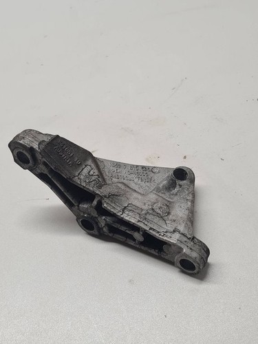 BMW 3 E90 E91 2011 Diesel 135kW Halterung Lager Motor 7810698