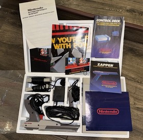 TESTED Nintendo Entertainment System NES Action Set w/Box Gray Zapper CIB. READ!