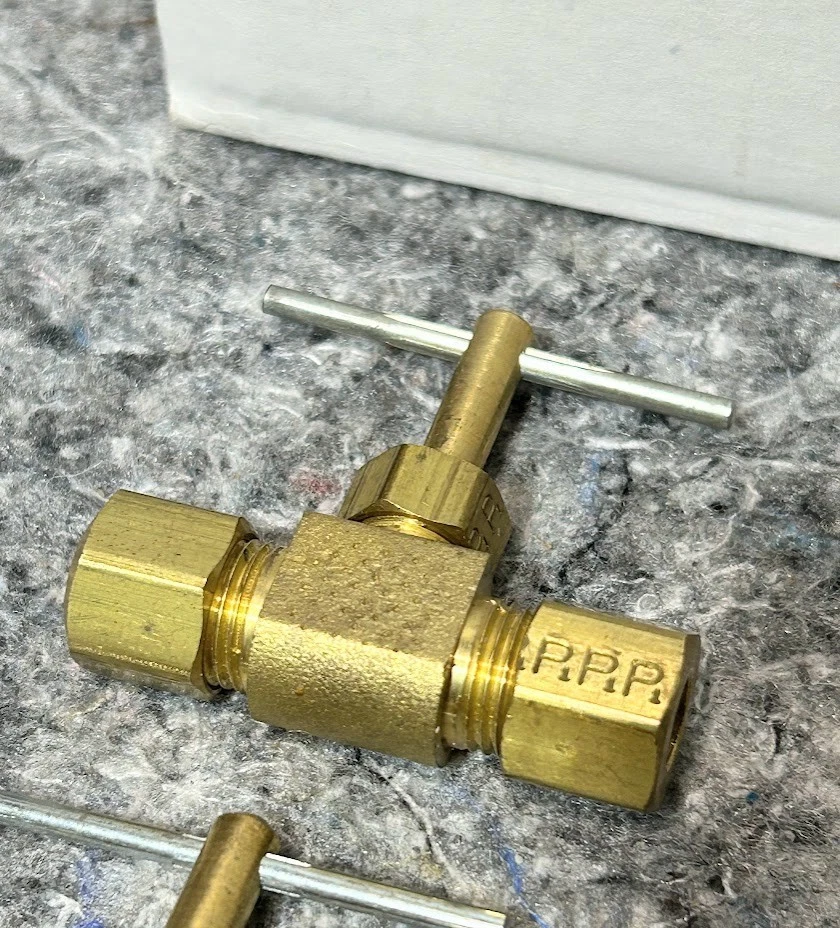 Лот из 8 PARKER иглы клапана 1/4 «x 1/4» сжатия NV105C-4 новый открытая коробка - Изображение 3 из 3