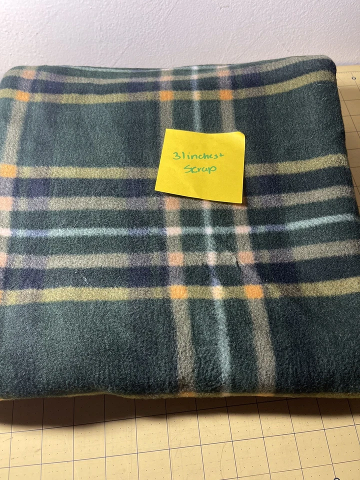 Paquete Quilter/Crafter — 7,5 yardas más chatarra — Cuervos, delfines, cuadros, anclas Foto 2 de 4