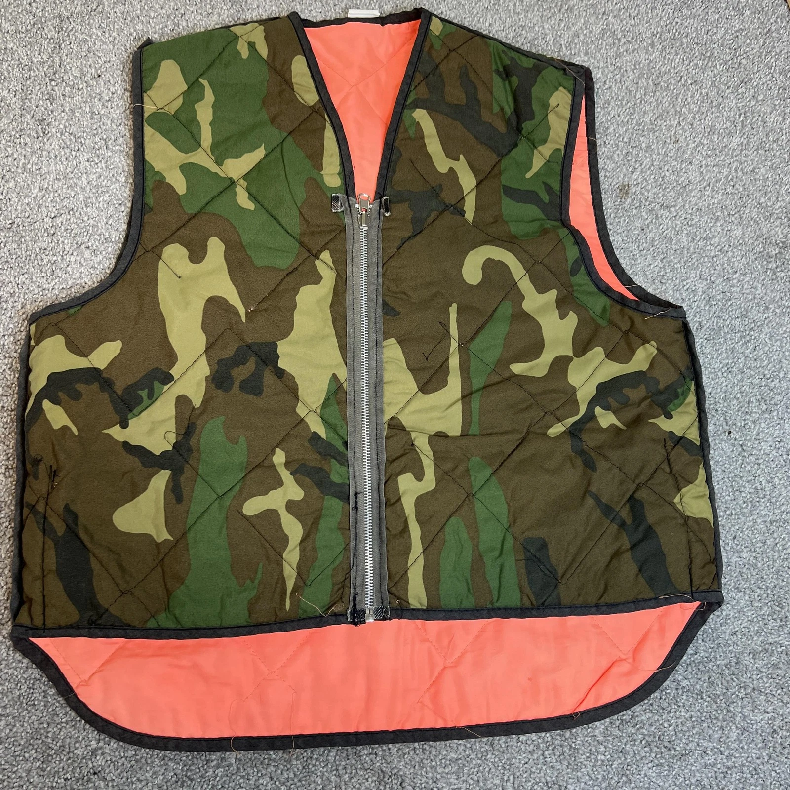 vtg Empire Insulated Wear Vest Mens Large Camo Orange Quilted Reversible USA