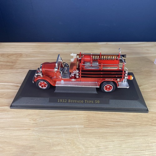 Fire Engine Signature Series 1932 Buffalo Type 50 Diecast Plastic Case 1:43 - Picture 10 of 13