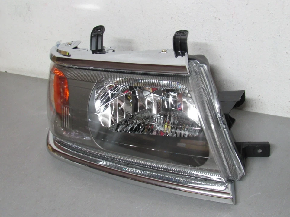 Faro halógeno derecho mitsubishi montero sport 2000 2004 Foto 3 de 4