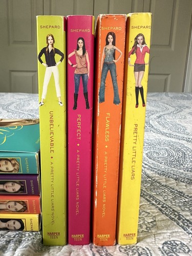 Wicked Box Set And Pretty Little Liars Set Of 4 Paperbacks Sara Shepard - Picture 11 of 24