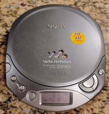 Sony Walkman D-F20 CD Player/AM/FM Radio ESPMAX - Works Well. No Phones Or Cord.
