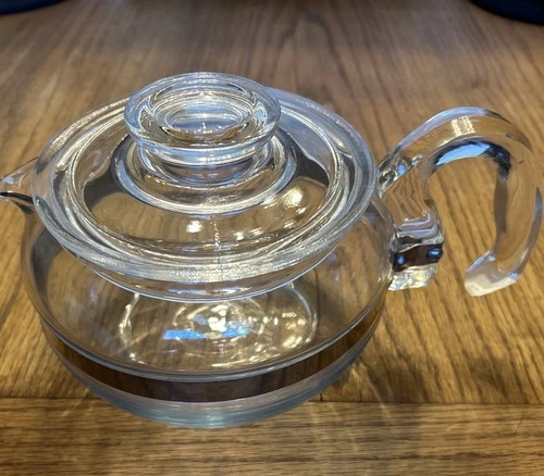 PYREX Flameware 8446B Stovetop Teapot & Lid 6 Cup Clear Glass Kettle Vtg USA