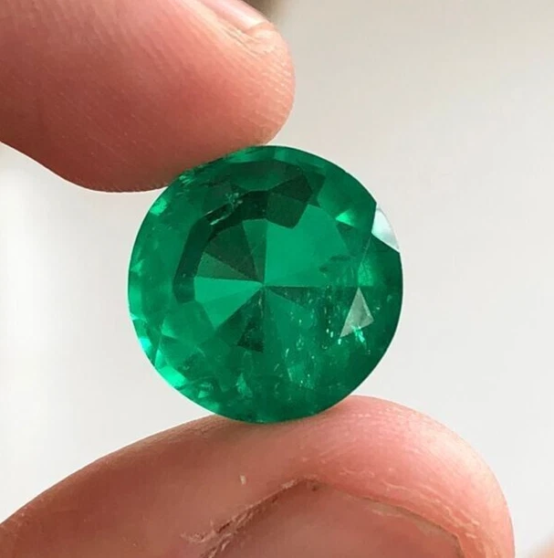10.50 Cts Green Emerald , Top Quality Faceted Doublet Gemstone - Image 3 of 4