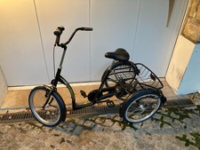 tricycle adulte noir avec panier, idéal pour personne à mobilité réduite