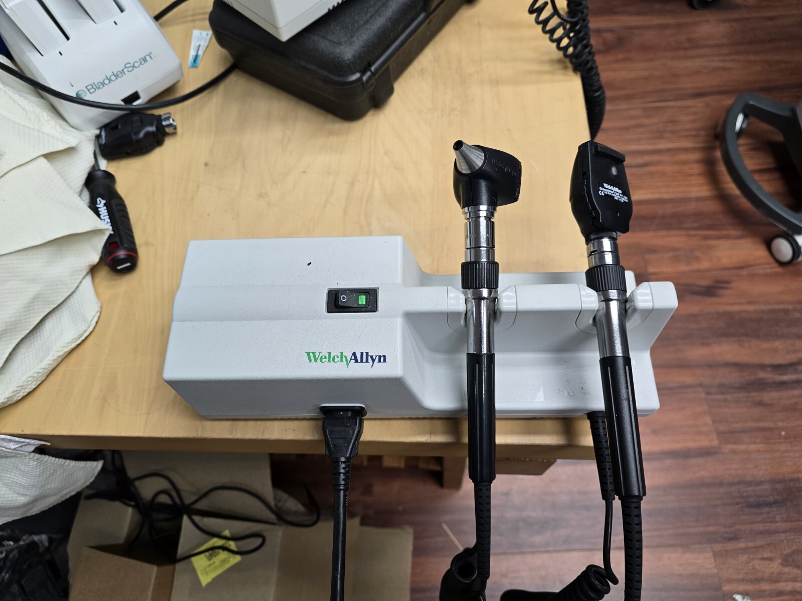 Welch Allyn Wall Mounted Otoscope UNIT MODEL 767 Pictured Working With