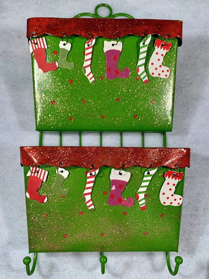 Винтажный рождественский ДЕРЖАТЕЛЬ ДЛЯ КЛЮЧЕЙ И ПОЧТЫ/органайзер для карт: настенный • металлический • зеленый - Изображение 2 из 4