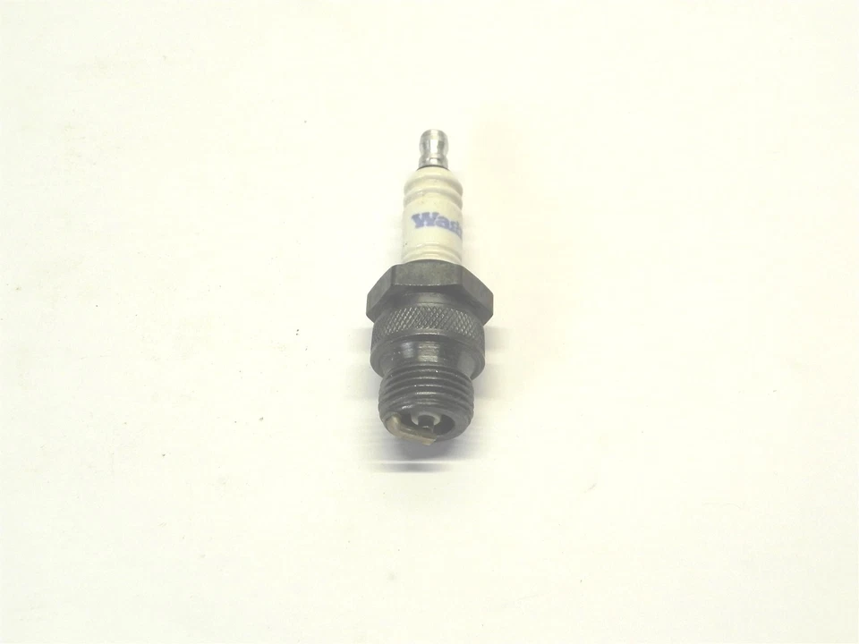 VINTAGE WAGNER BRANDED SPARK PLUGS BOX OF 7 WAGNER #167 LIGHT SURFACE RUST NOS  — 第 4/4 张图片