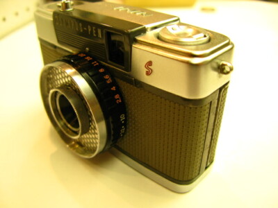 OLYMPUS PEN EE-S 35mm Half Frame Camera D.Zuiko 30mm f2.8
