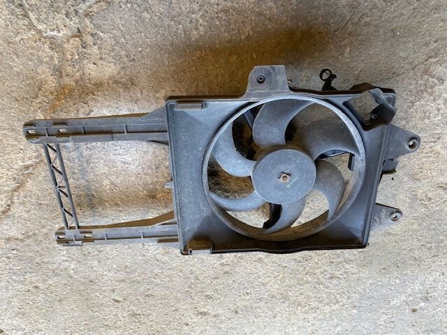 Foto 1 di 4