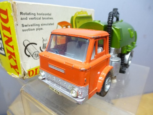 DINKY n.451 JOHNSTON SPAZZATRICE STRADALE. CODICE 3 VN MIB