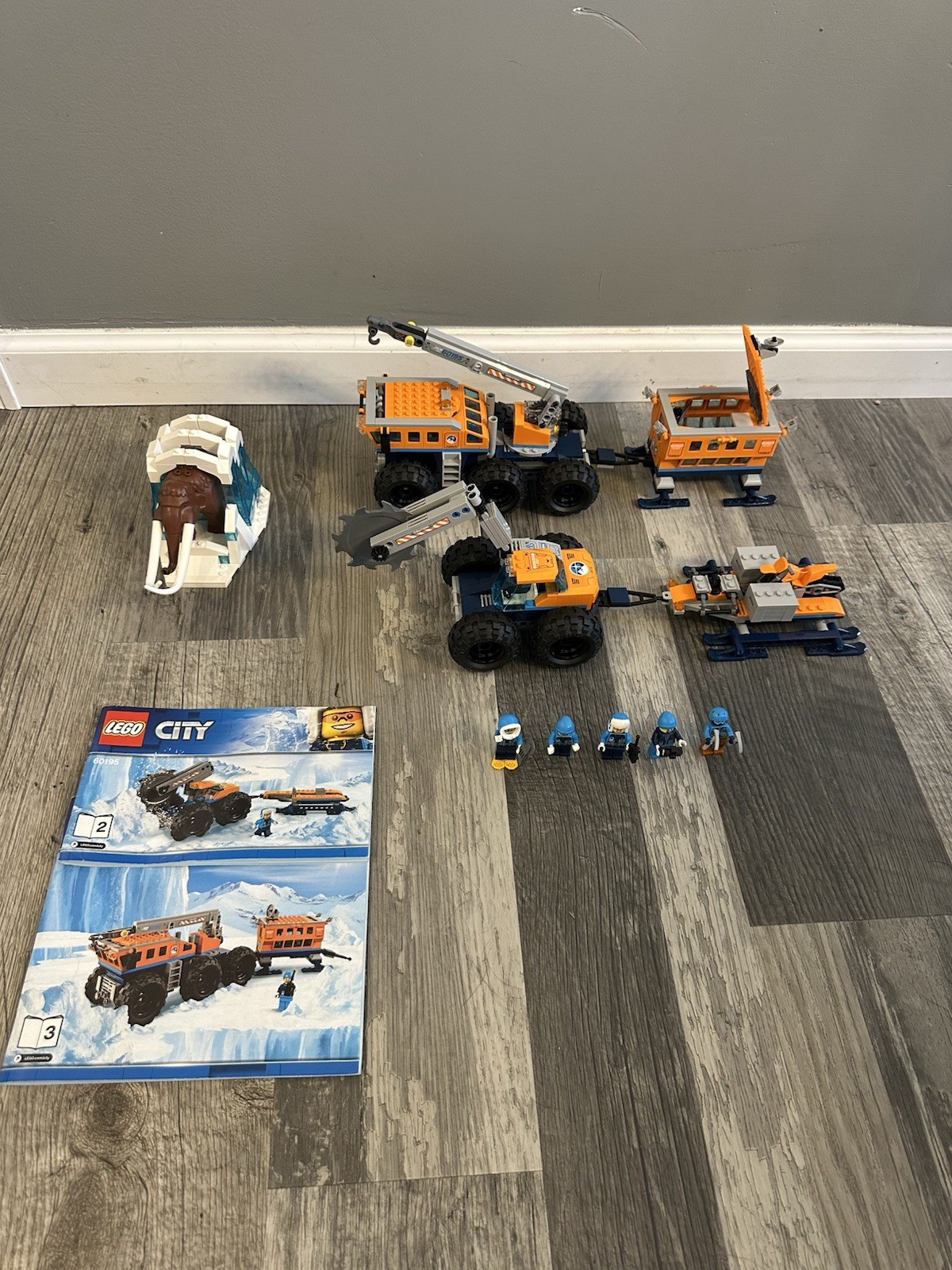 LEGO City Arctic Mobile Exploration Base 60195