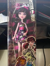Monster High Draculaura Daughter of Dracula Skullette Doll Mattel RARE New Box