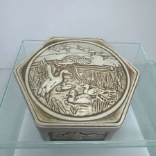 Vintage 1980 Avon case exclusive ceramic duck soapbox with lid gorgeous good 