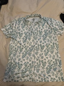 TREE HOUSE BREWING. Golf shirt Large