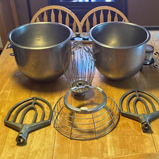 Commercial Mixer 2 Mixing Bowls, Wire Whip, 2 Flat Beaters & Bowl Guard