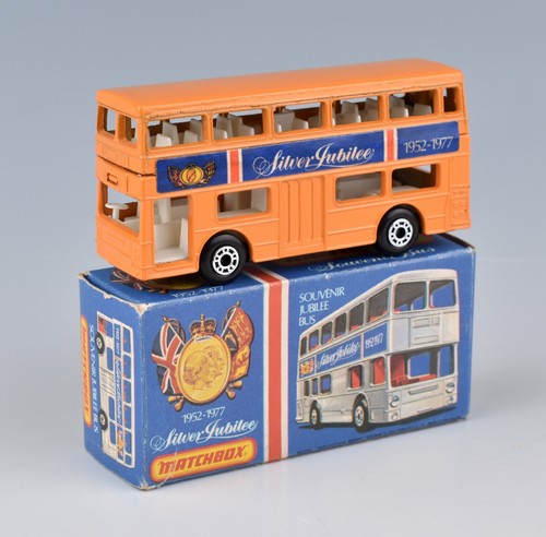 Matchbox Superfast MB17-B London Bus (Orange) 'Silver Jubilee 1952-1977' *MIB*