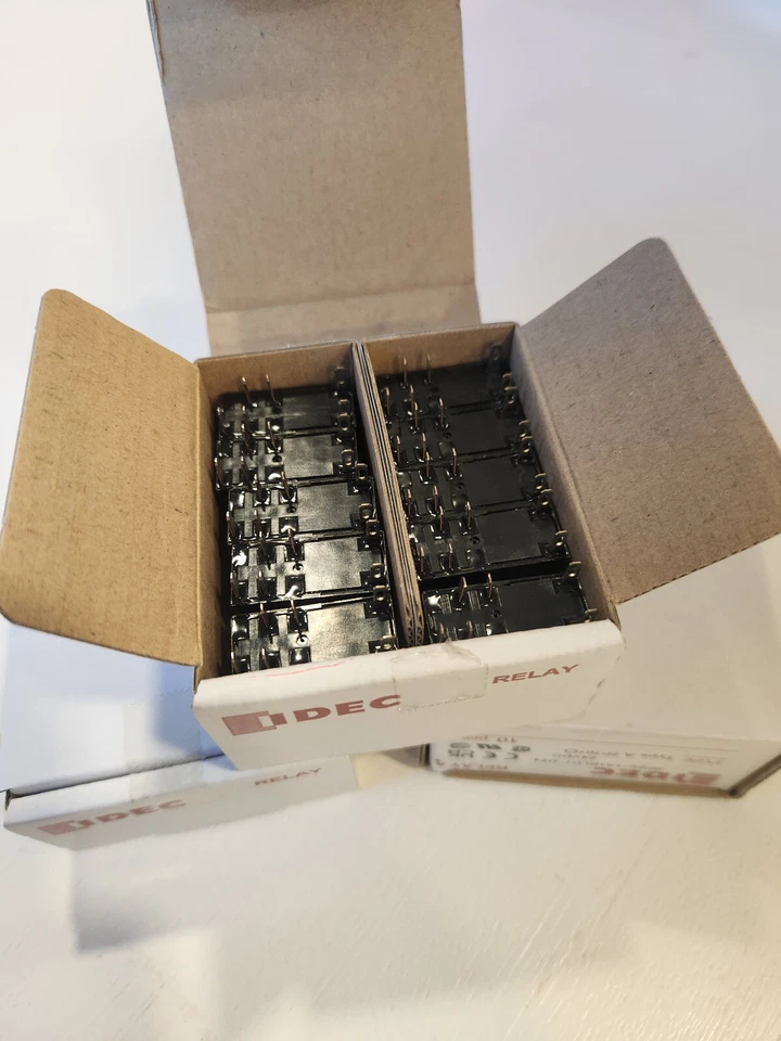 IDEC RF2S-1A1BLD1-D24 10/Pack 24VDC Force Guided Plug In Relays - Image 4 of 4