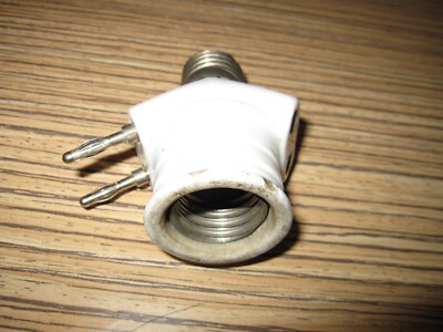 E27 porcelain/ceramic socket with double socket. Very Old Collectable.