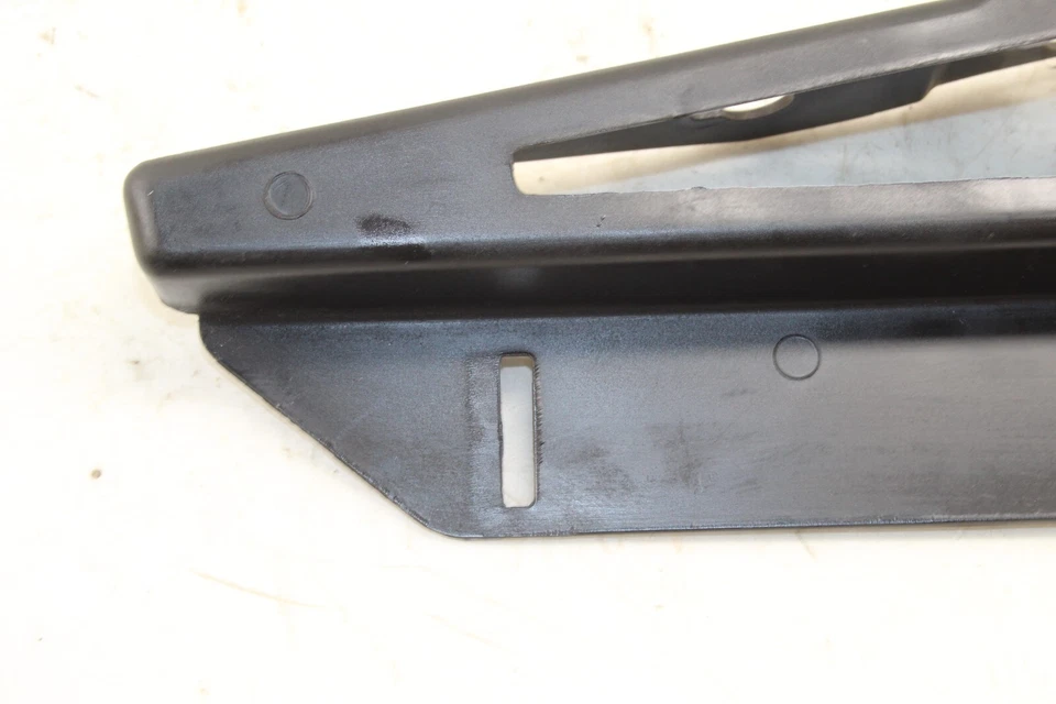 Harley-Davidson Forty-Eight 2013 XL1200 protector de cadena de plástico OEM CN40 Foto 3 de 4