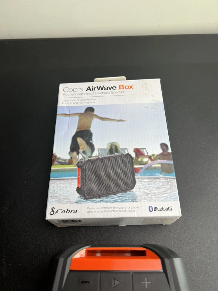 Altavoz Bluetooth Impermeable Cobra Electronics CWA AirWave Box BT310 Foto 4 de 4