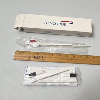 Concorde British Airways Aircraft Model Unassembled Kit w/ Stand White 3207BAC