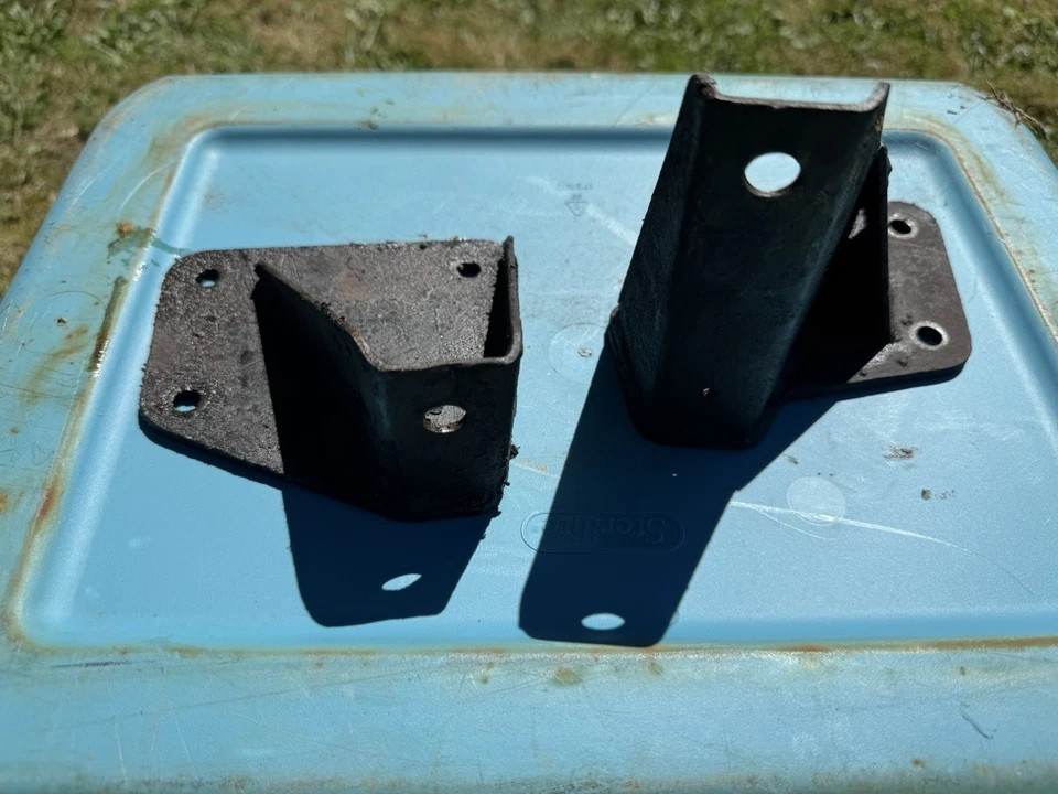 1970s Saab Sonett Motor Mounts — 第 2/3 张图片