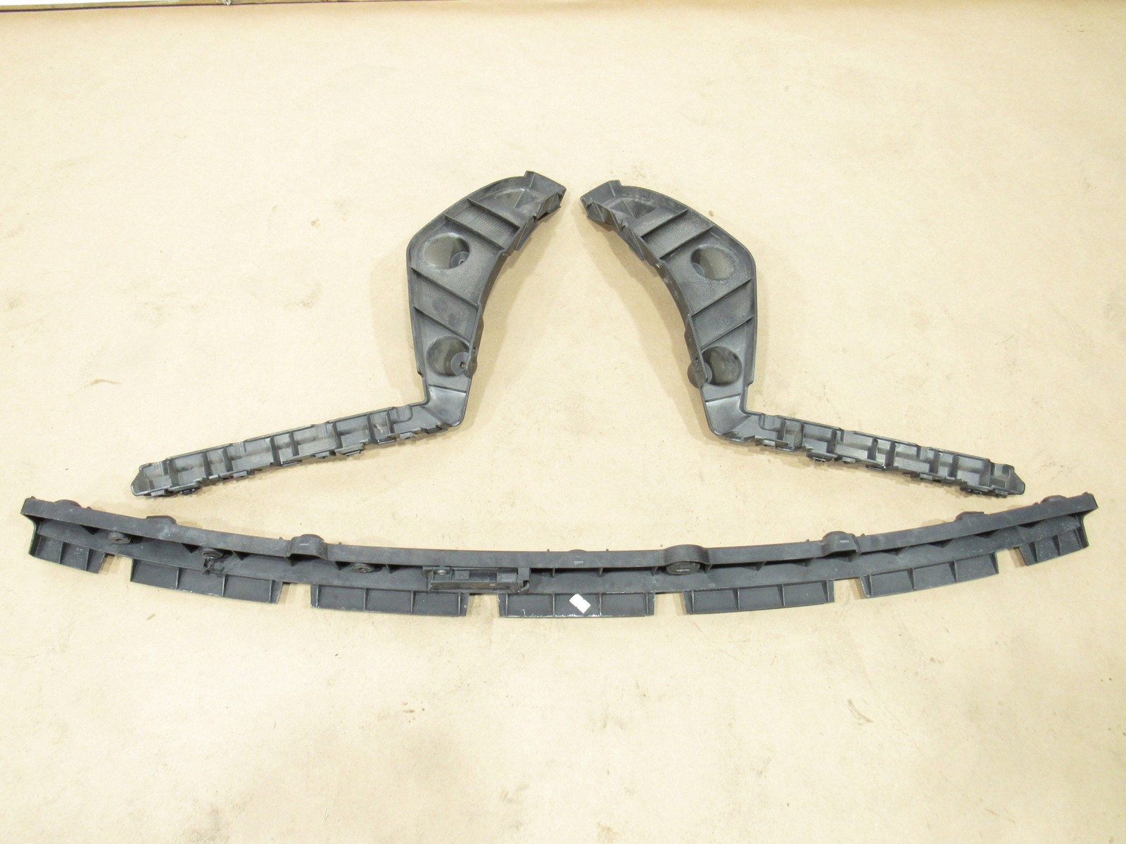Maserati Levante Q4 2017 Rear Left Right Center Bumper Bracket Mount 16-24>#3