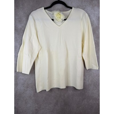 NWOT Susan Graver Style Cream V-Neck 3/4 Sleeve Top Size L w Flower Brooch