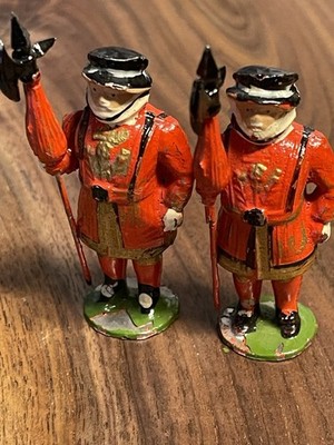 VIN LEAD FIGURE - BEEFEATER /YEOMAN GUARD- ENGLAND - BRIT SCALE SET OF 2 216