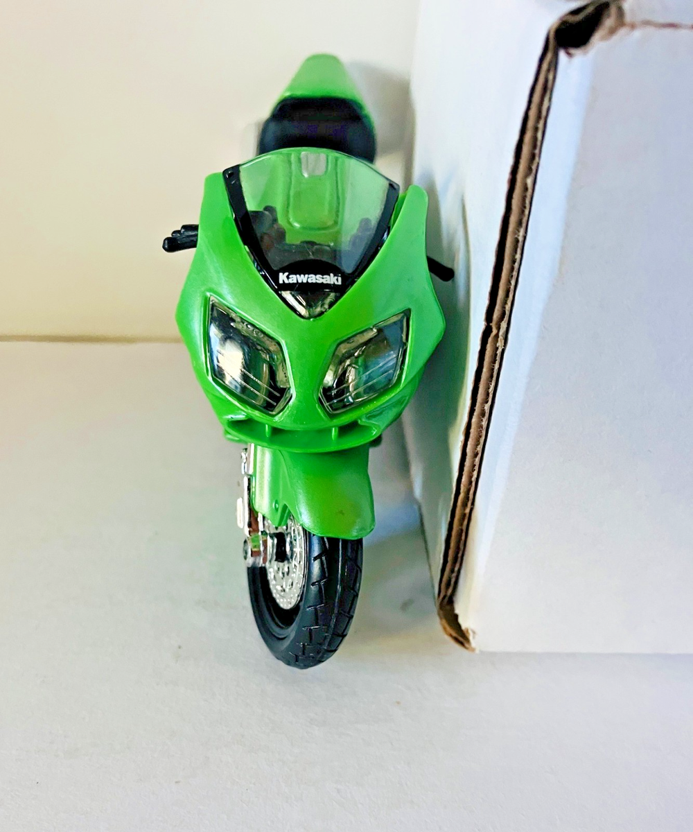 Kawasaki Ninja ZX-12R Motorcycle 1:18 Scale Diecast/Plastic Maisto