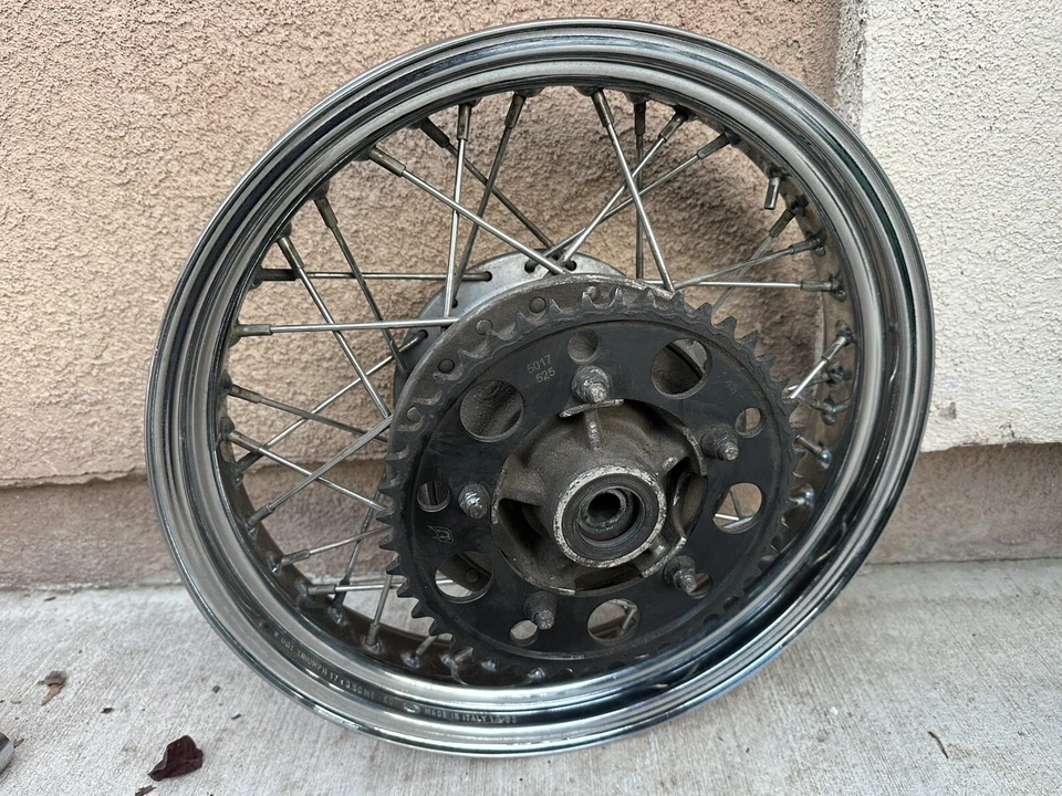 04 Conjunto de rueda trasera Triumph T100 Bonneville Thruxton 17x3,5 01-07 OEM -20 Foto 4 de 4