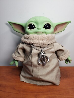 WD1 GROGU Star Wars: The Mandalorian 11'' Baby Yoda/The Child Plush With Pendant