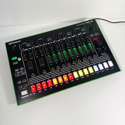 Roland TR-8 Rhythm Performer Drum Machine W/ Power Cable - EXCELLENT CONDITION!