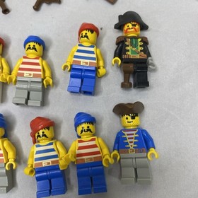 LEGO Pirates: Red Beard Runner 6290 Mini Figures Sharks Accessories