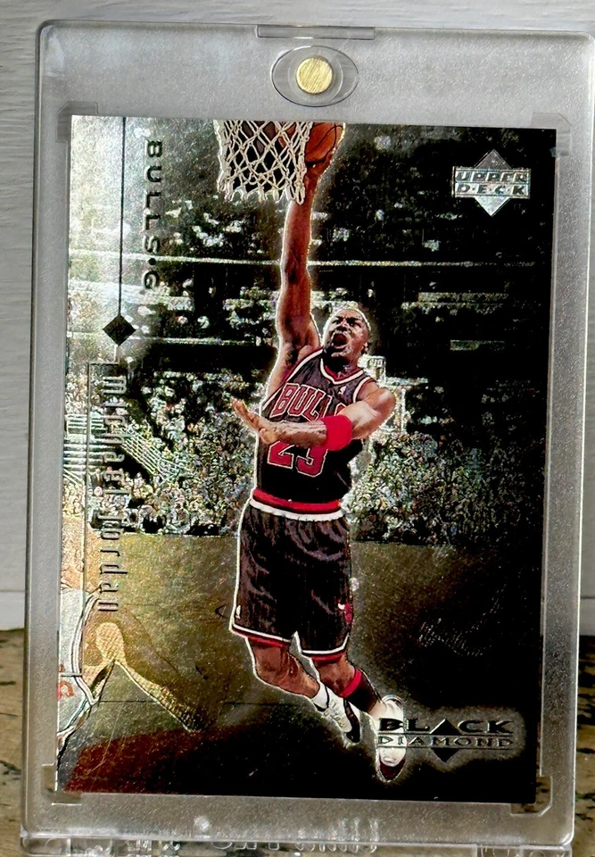 Tarjeta Michael Jordan años 90 INSERTAR ARCO IRIS HOLO FOIL RARA SSP 🔥 CAMISETA DE LOS BULLS #23 Foto 2 de 4