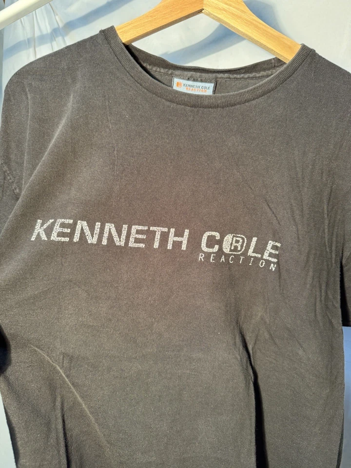 Camiseta DE COLECCIÓN Kenneth Cole Reaction Para Hombres Cuello Redondo Talla XL Negra  Foto 3 de 4