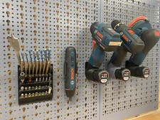 Halterung für Küpper Lochwand für Bosch Go und 12 V Geräte und Akku u. Bithalter