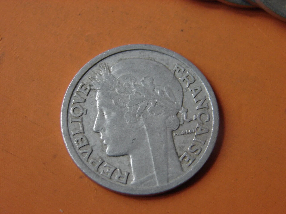 FRANCE. 2 FRANCS MORLON ALUMINIUM 1947.B. - Photo 2/2
