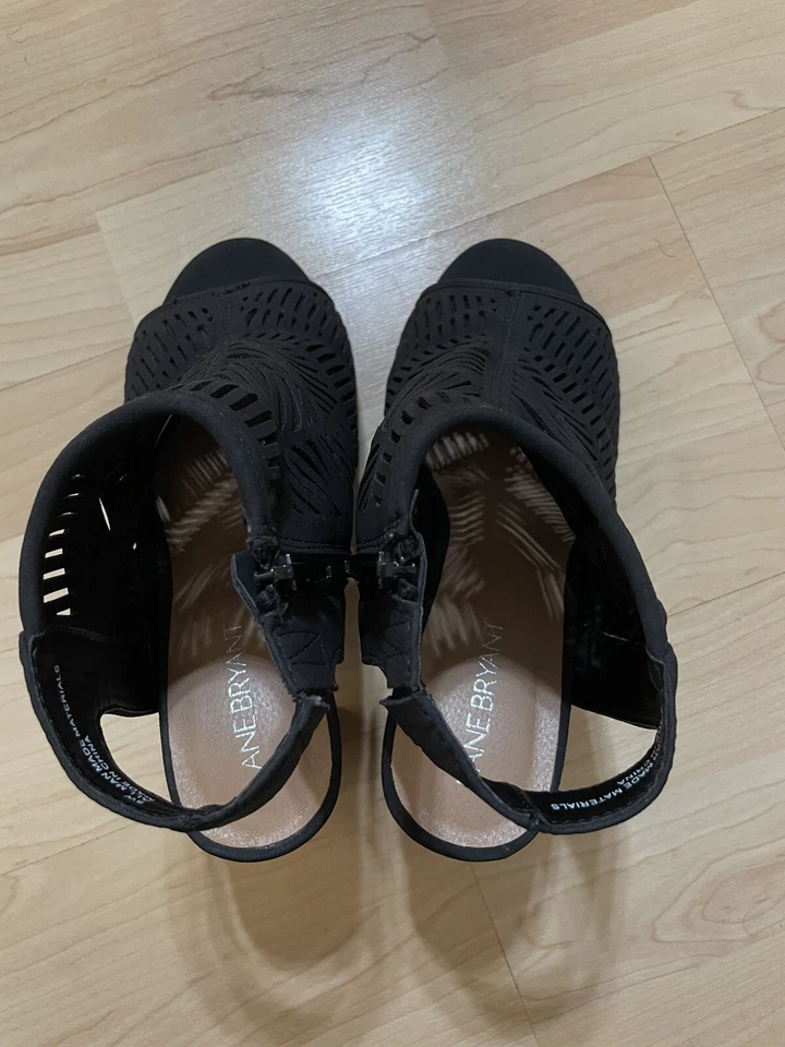 Lane Bryant Women's Dream Cloud Cutout Open-Toe Black Bootie Sandal Size 8W - Image 4 of 4