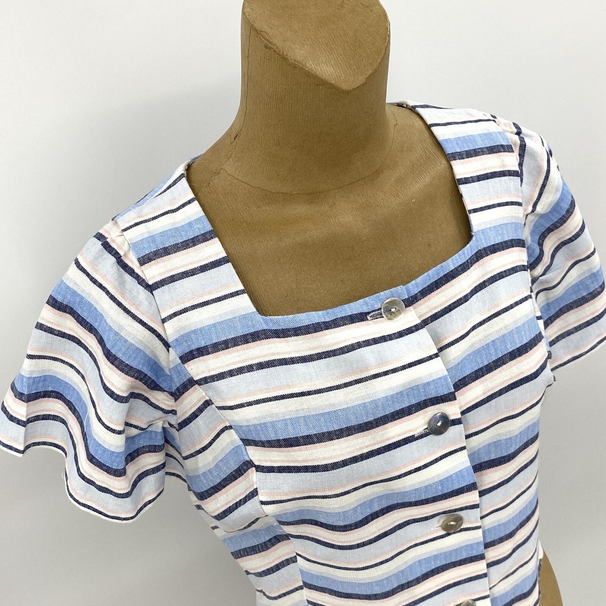 Coco Bianco Medium Linen Blend Cropped Shell Button Short Sleeve