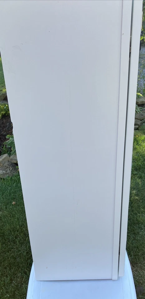 Gabinete de cocina de pared Hampton Bay 30"h X 36”w ~ 2 estantes ajustables blanco polar Foto 3 de 4