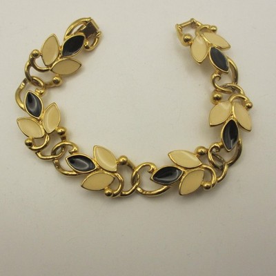 Vintage Trifari Bracelet Enamel Leaf Black Cream Gold Tone