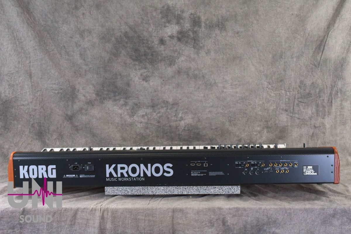 KORG KRONOS2-73 Music Workstation synthesizer in Excellent